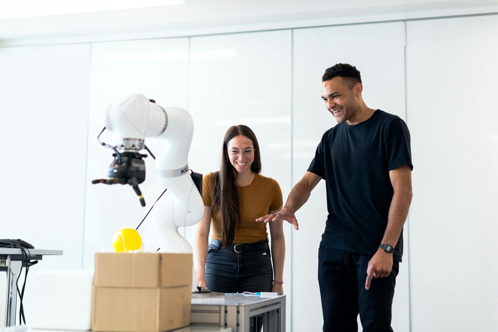 AI robot interacting with customers, representing AI-powered customer service solutions.